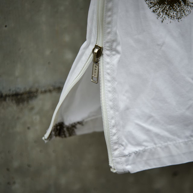 ジャーマンスノーカモオーバーパンツの裾ファスナー